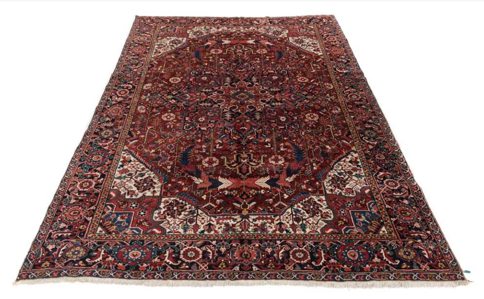 Traditional Persian Heriz Rug <br> 9'6 × 13'1