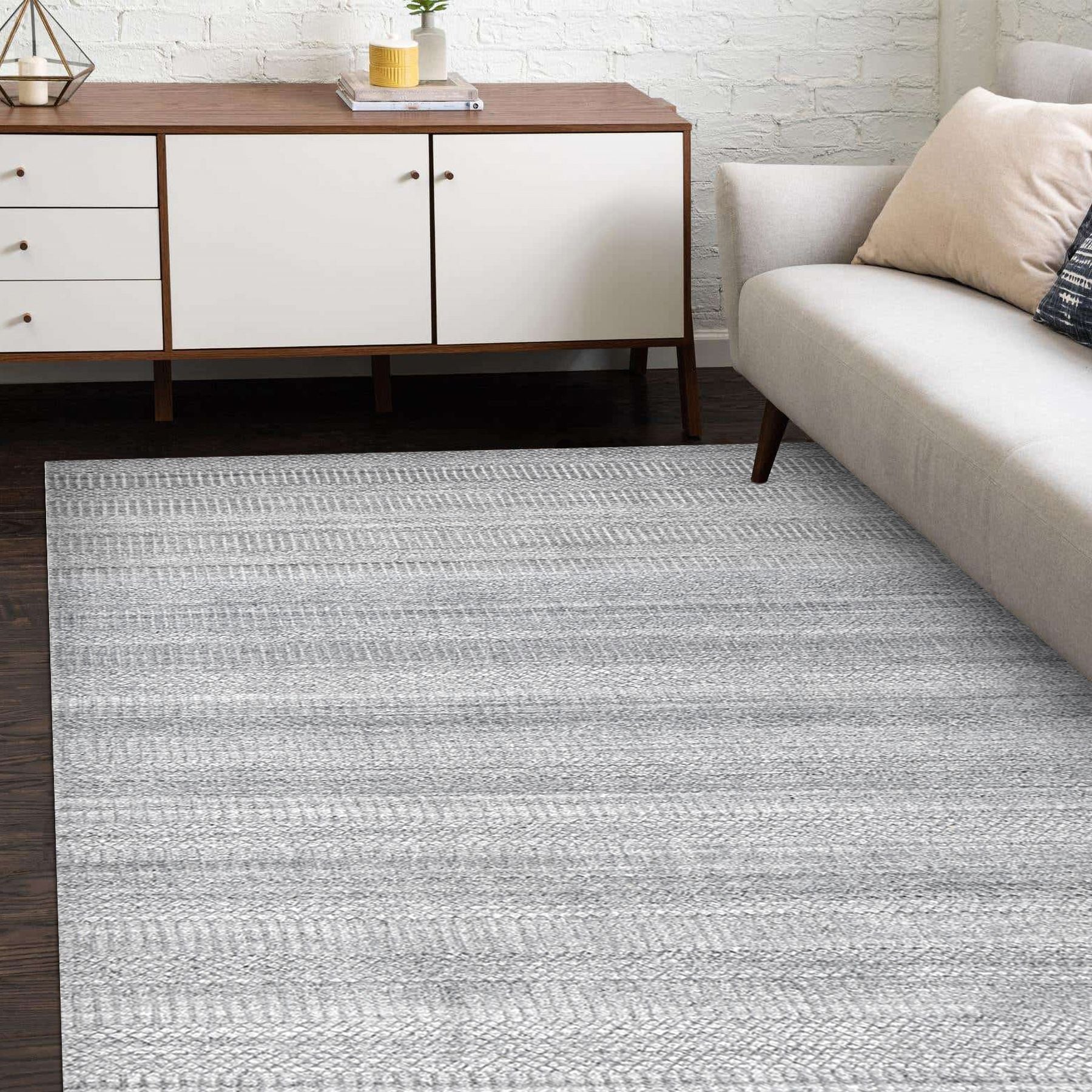 Sanam Hand Loomed Contemporary Solid Area Rug