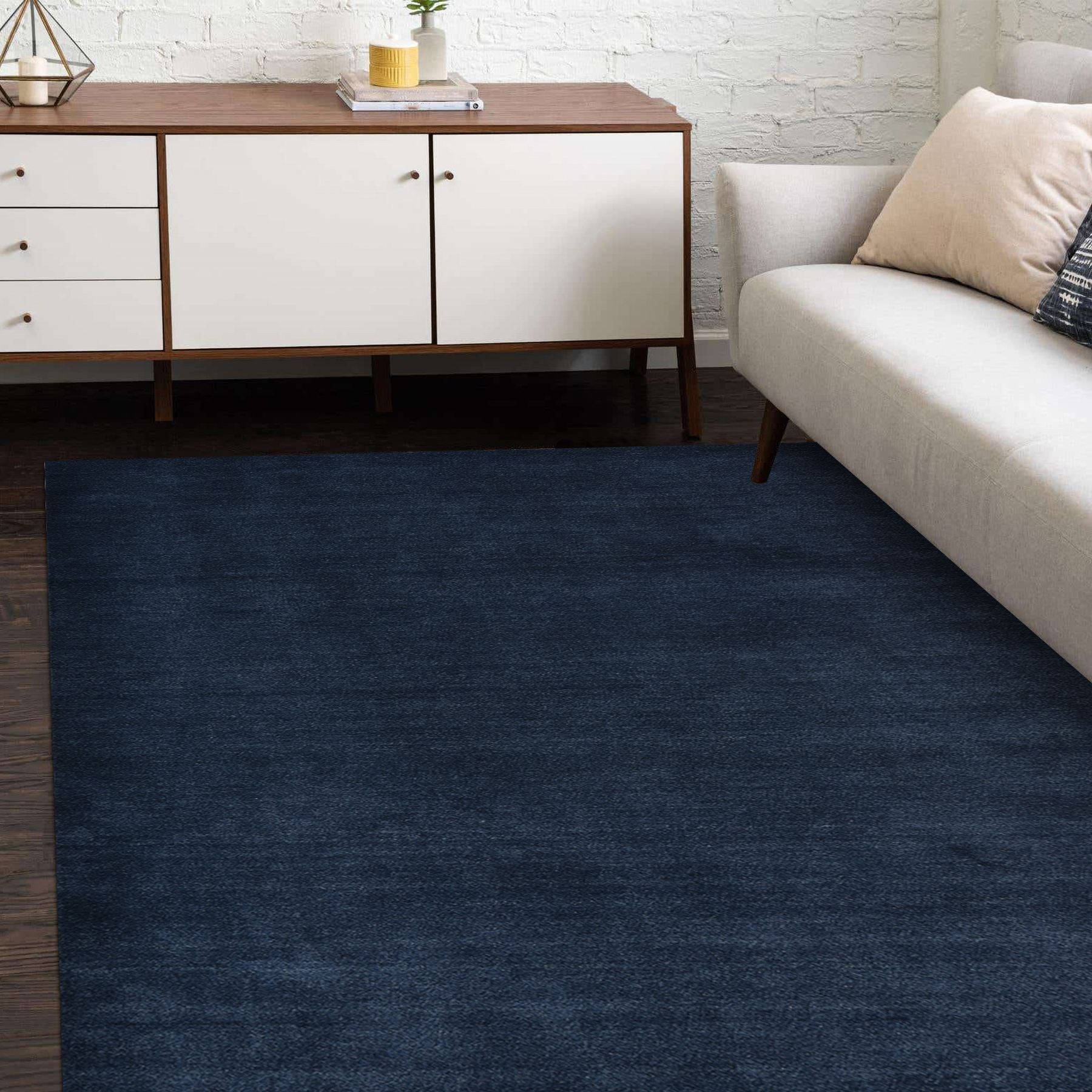 Zayn Hand Loomed Contemporary Solid Area Rug